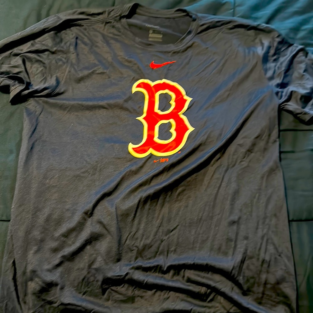 Large Dri fit Red Sox Shirt